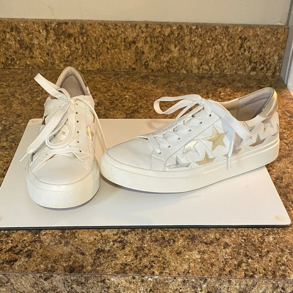 Van Eli Sport Sneakers